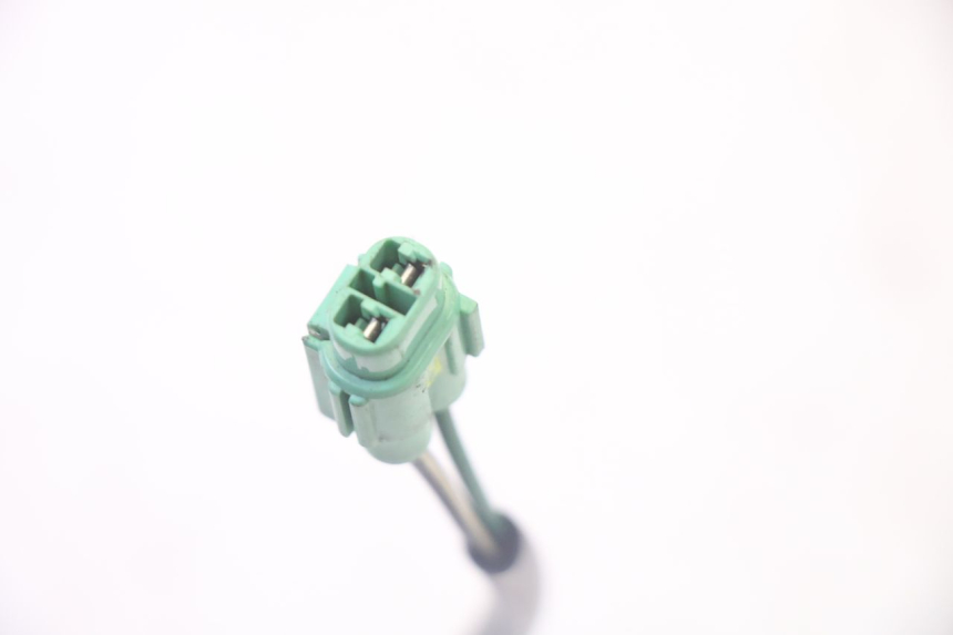 photo de INTERROMPI CONTATTO CAVALLETTO PEUGEOT SATELIS 125 (2013 - 2018) - Primo piano tecnico