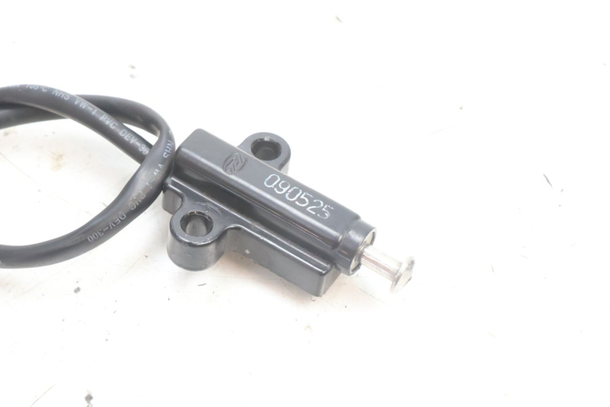 photo de INTERROMPI IL CONTATTO DELLA CAVALLETTO PEUGEOT SATELIS 125 (2006 - 2009) - Zoom sullo stato d'uso