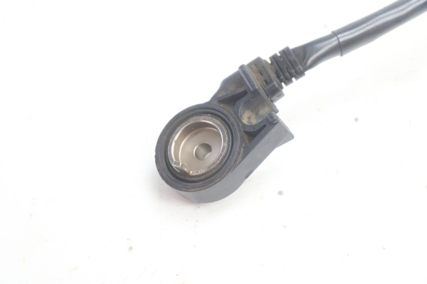 photo de INTERRUTTORE CAVALLETTO HONDA XLV VARADERO 125 (2007 - 2012) - Primo piano tecnico