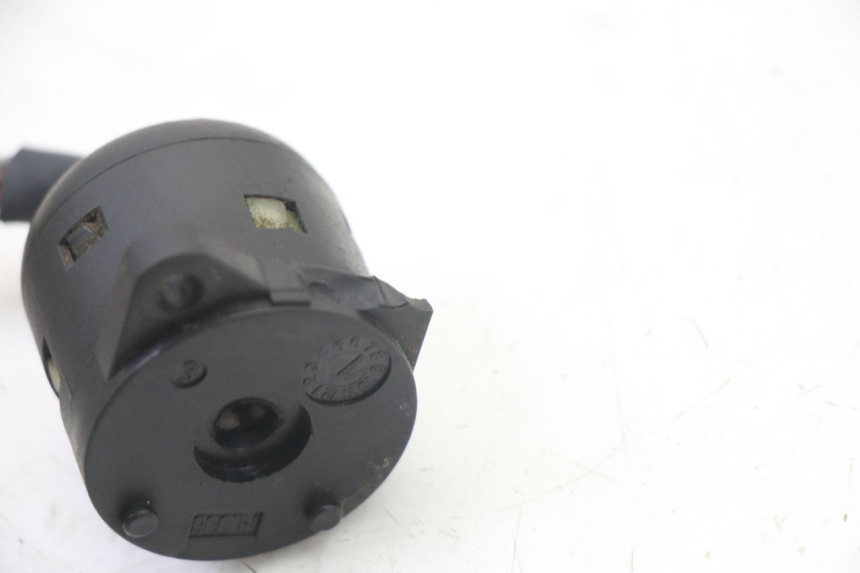 photo de INTERRUTTORE MBK BOOSTER NEXT GENERATION 50 (1995 - 1998) - Zoom sullo stato d'uso