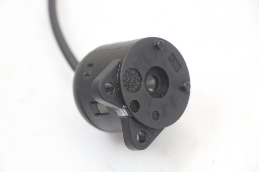 photo de INTERRUTTORE HONDA FES PANTHEON 2T 125 (1998 - 2002) - Primo piano tecnico