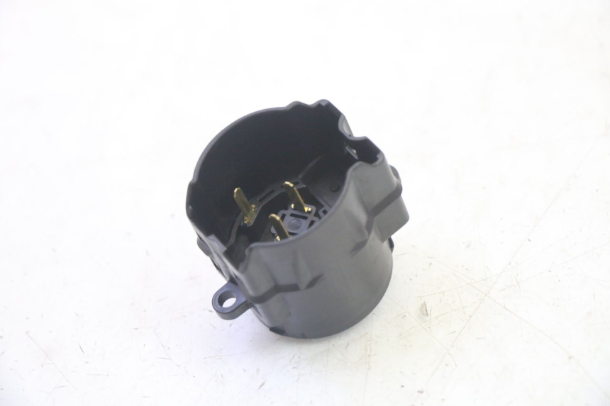 photo de INTERRUTTORE HONDA FES S-WING SWING ABS 125 (2007 - 2015) - Primo piano tecnico