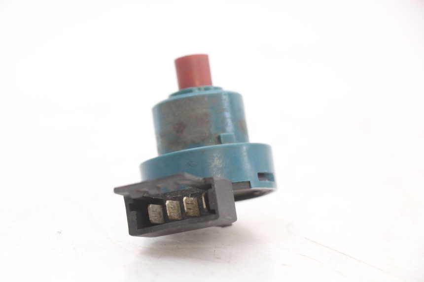 photo de INTERRUTTORE PIAGGIO FLY 4T 50 (2004 - 2010) - Altra angolazione