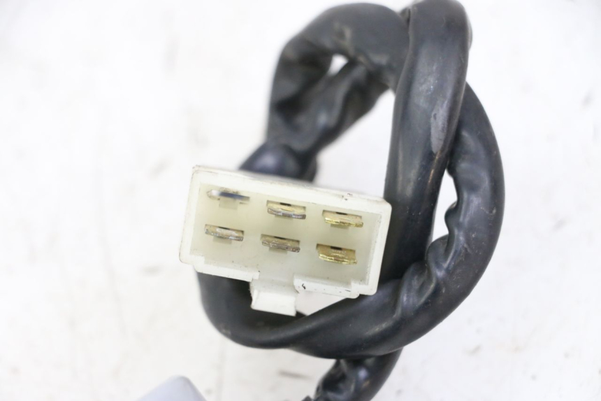 photo de INTERRUTTORE KAWASAKI ZR7 ZR-7 S 750 (1999 - 2004) - Zoom sullo stato d'uso