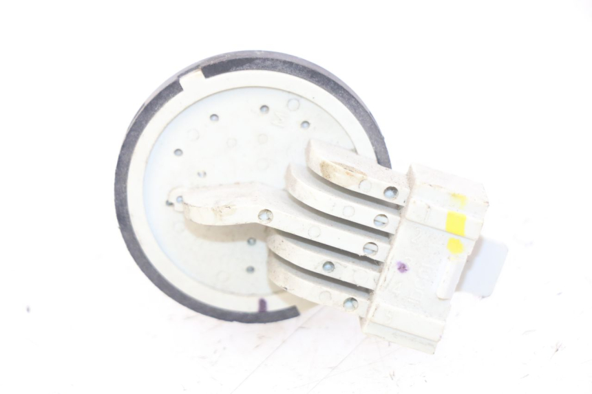 photo de INTERRUTTORE DI ACCENSIONE PIAGGIO LIBERTY IGET 4T 50 (2015 - 2020) - Zoom sullo stato d'uso