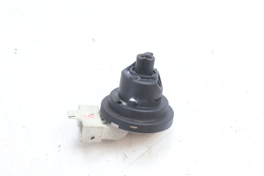 photo de INTERRUTTORE PIAGGIO LIBERTY IGET 4T 50 (2021 - 2025) - Dettaglio del componente