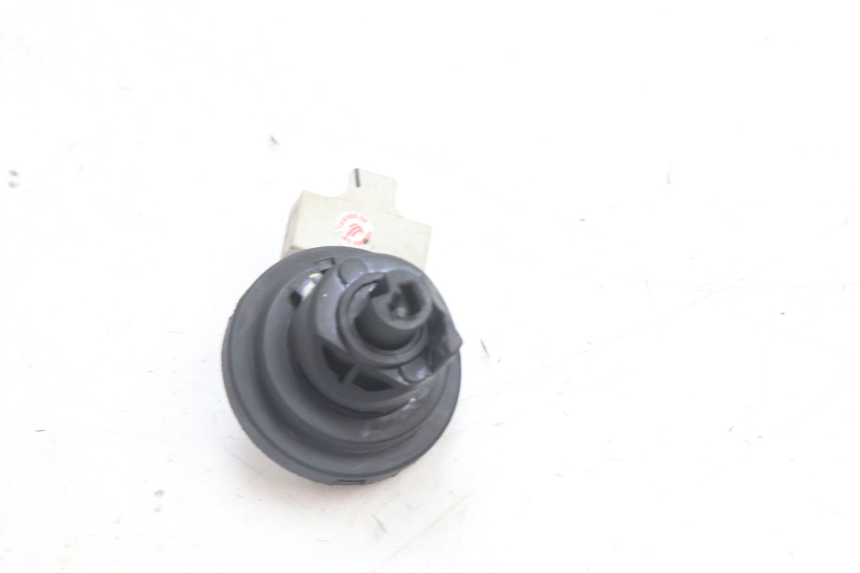 photo de INTERRUTTORE PIAGGIO LIBERTY IGET 4T 50 (2021 - 2025) - Zoom sullo stato d'uso