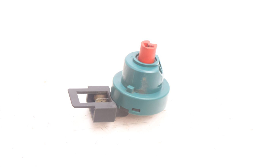 photo de INTERRUTTORE PIAGGIO LIBERTY 125 (1998 - 2008) - Zoom sullo stato d'uso