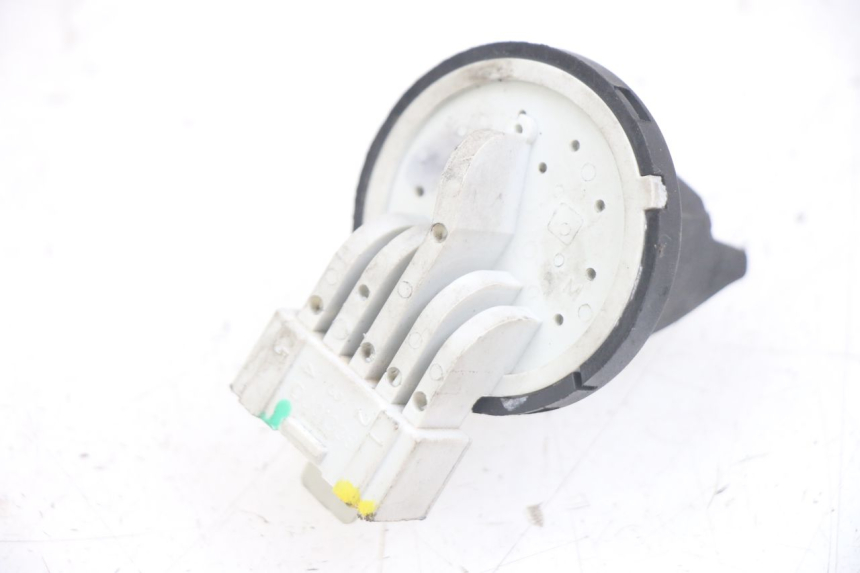 photo de INTERRUTTORE DI ACCENSIONE PIAGGIO MEDLEY 125 (2016 - 2023) - Dettaglio del componente