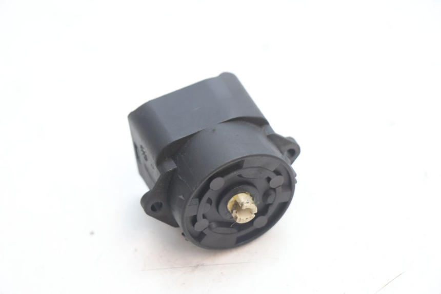 photo de INTERRUTTORE PIAGGIO MP3 LT 300 (2010 - 2016) - Zoom sullo stato d'uso