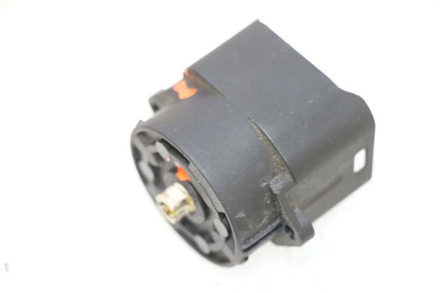 photo de INTERRUTTORE PIAGGIO MP3 RL 250 (2006 - 2010) - Vista principale