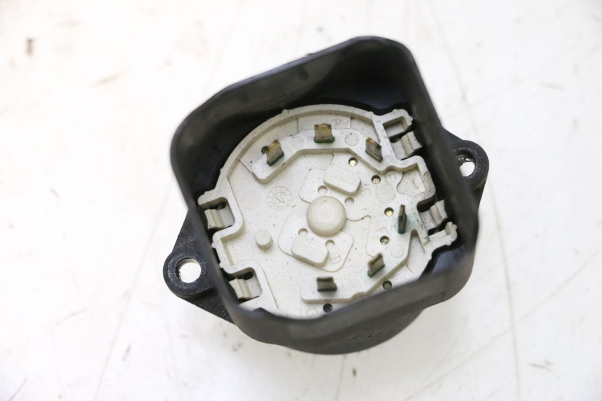 photo de INTERRUTTORE PIAGGIO MP3 RL 250 (2006 - 2010) - Zoom sullo stato d'uso