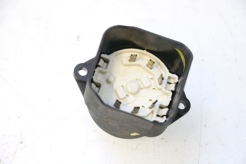 photo de INTERRUTTORE PIAGGIO MP3 500 (2011 - 2015) - Zoom sullo stato d'uso