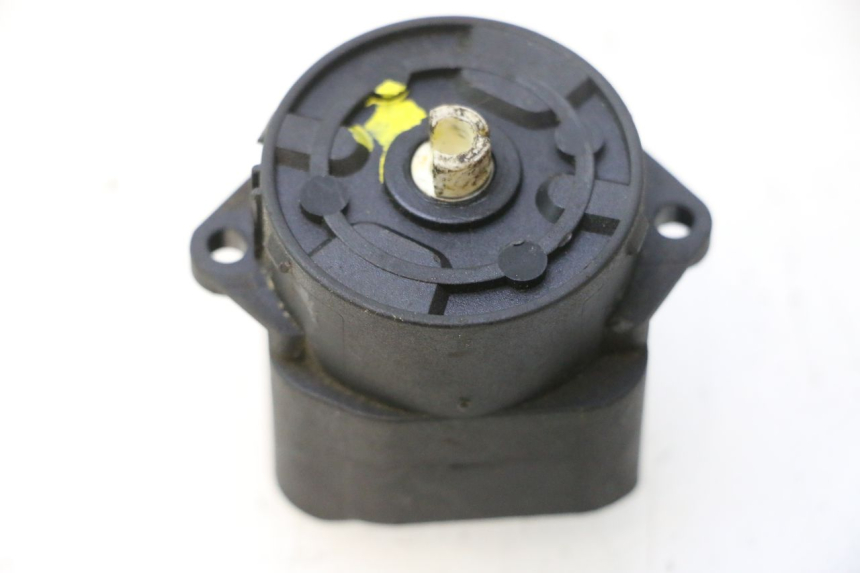 photo de INTERRUTTORE PIAGGIO MP3 500 (2011 - 2015) - Primo piano tecnico