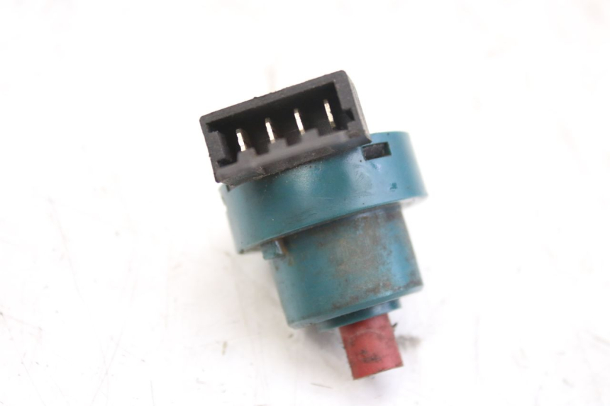 photo de INTERRUTTORE DI ACCENSIONE PIAGGIO NEW TYPHOON 50 (2018 - 2021) - Zoom sullo stato d'uso