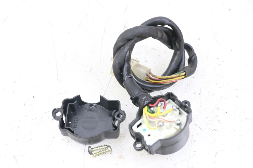 photo de INTERRUTTORE MOTO GUZZI NORGE 8V GT 1200 (2011 - 2016) - Dettaglio del componente