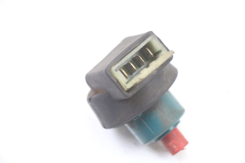 photo de INTERRUTTORE DI ACCENSIONE PIAGGIO VESPA GRANTURISMO 125 (2003 - 2007) - Zoom sullo stato d'uso