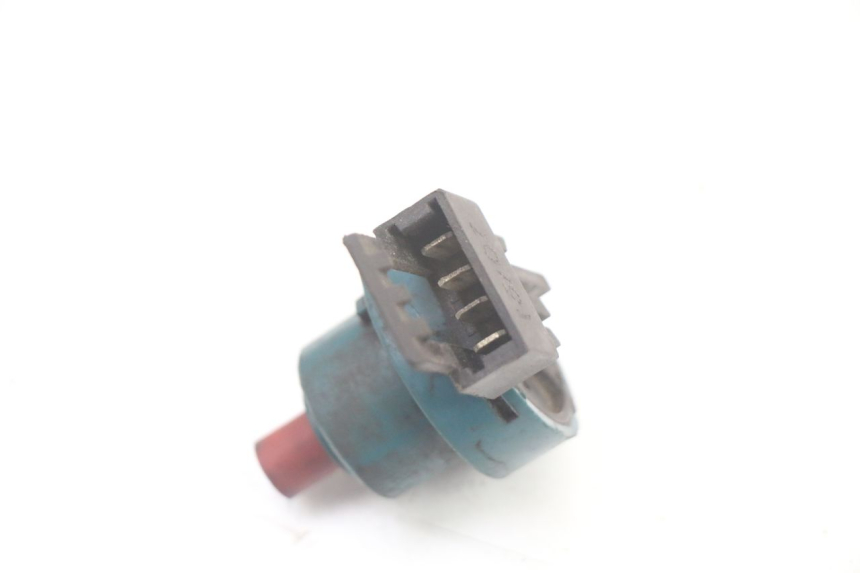 photo de INTERRUTTORE DI ACCENSIONE PIAGGIO VESPA LX 2T 50 (2005 - 2013) - Primo piano tecnico