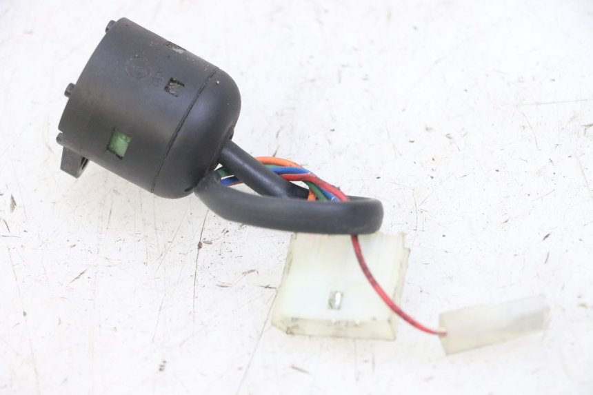 photo de INTERRUTTORE APRILIA RALLY AC 50 (1995 - 2004) - Primo piano tecnico