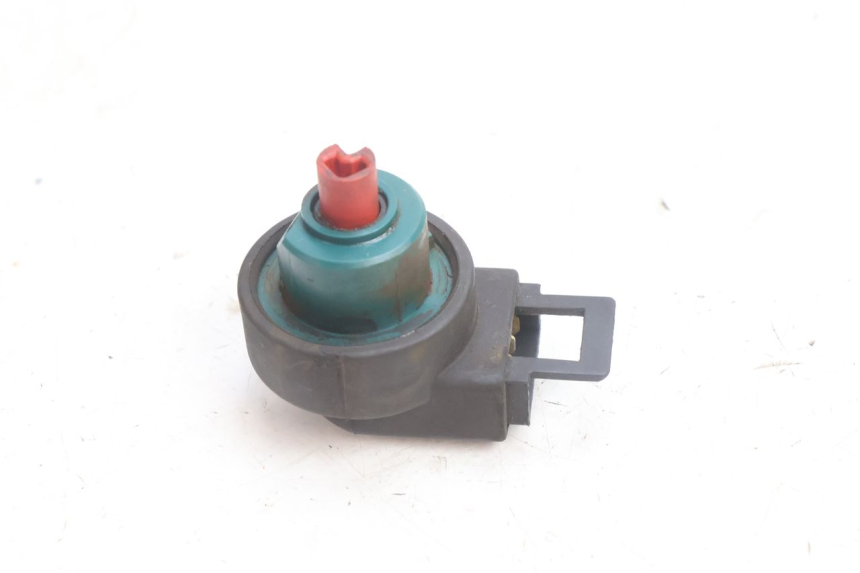 photo de INTERRUTTORE GILERA RUNNER SP 50 (2002 - 2004) - Dettaglio del componente