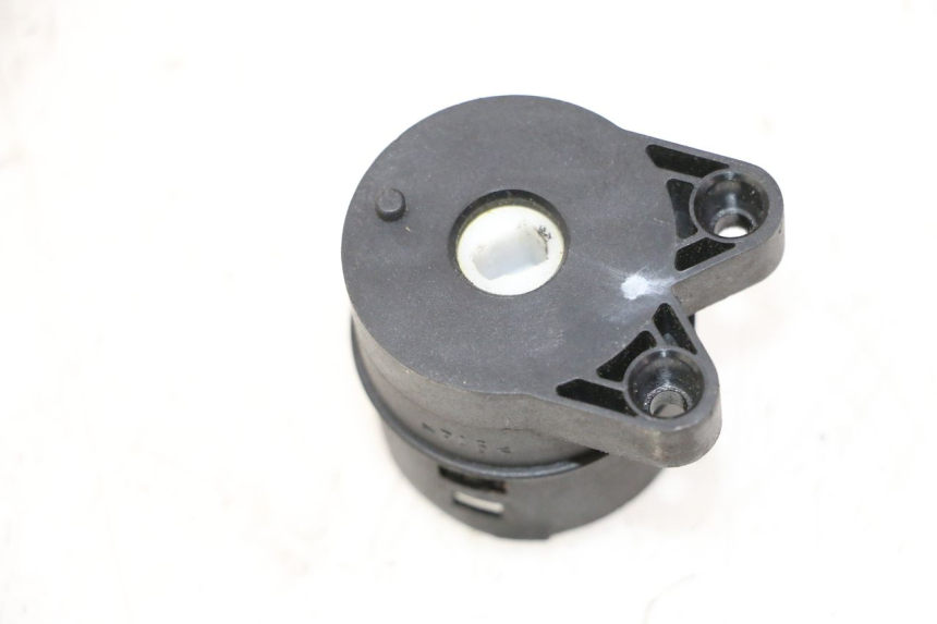 photo de INTERRUTTORE PEUGEOT SATELIS 125 (2006 - 2009) - Zoom sullo stato d'uso