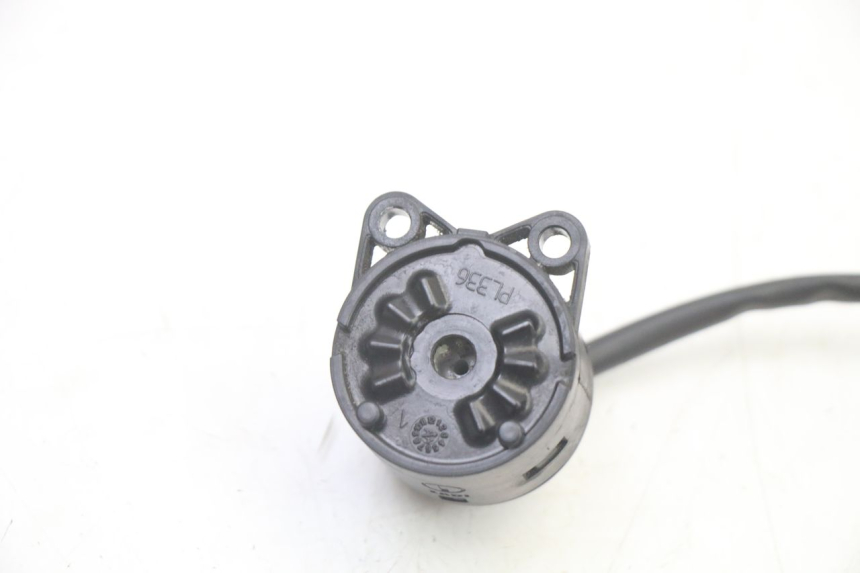 photo de INTERRUTTORE APRILIA SCARABEO GT TOURING 125 (1999 - 2005) - Dettaglio del componente