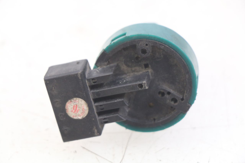 photo de INTERRUTTORE DI ACCENSIONE APRILIA SR 2T 50 (2012 - 2017) - Zoom sullo stato d'uso