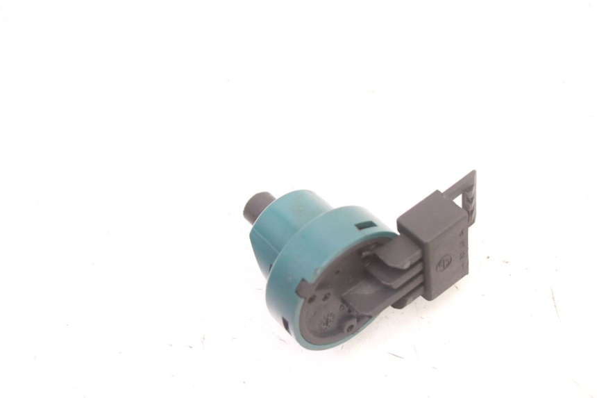 photo de INTERRUTTORE PIAGGIO SUPER LX 125 (2000 - 2003) - Zoom sullo stato d'uso