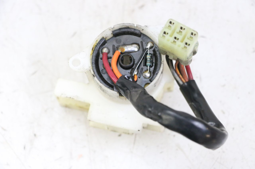 photo de INTERRUTTORE SUZUKI BURGMAN 125 (2015 - 2017) - Zoom sullo stato d'uso