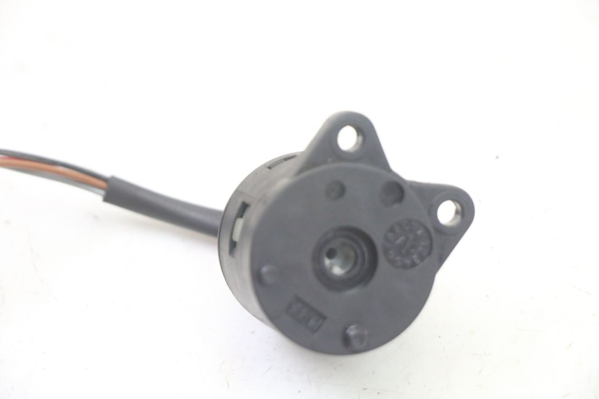 photo de INTERRUTTORE YAMAHA WHY 50 (1998 - 2000) - Zoom sullo stato d'uso