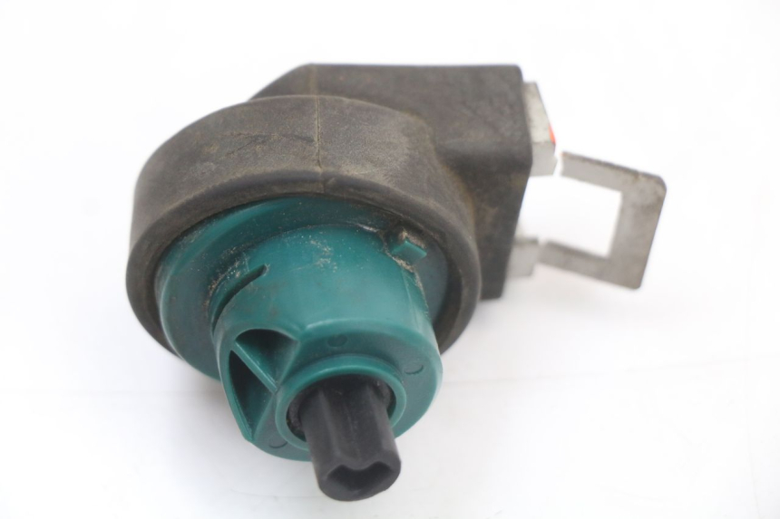 photo de INTERRUTTORE DI ACCENSIONE PIAGGIO X10 125 (2012 - 2017) - Dettaglio del componente