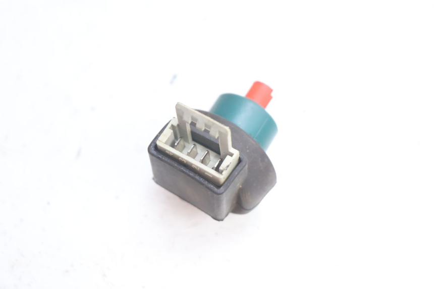 photo de INTERRUTTORE DI ACCENSIONE PIAGGIO X9 EVOLUTION 125 (2003 - 2007) - Primo piano tecnico