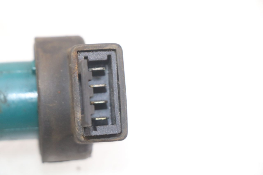 photo de INTERRUTTORE DI ACCENSIONE PIAGGIO X9 125 (2000 - 2003) - Zoom sullo stato d'uso