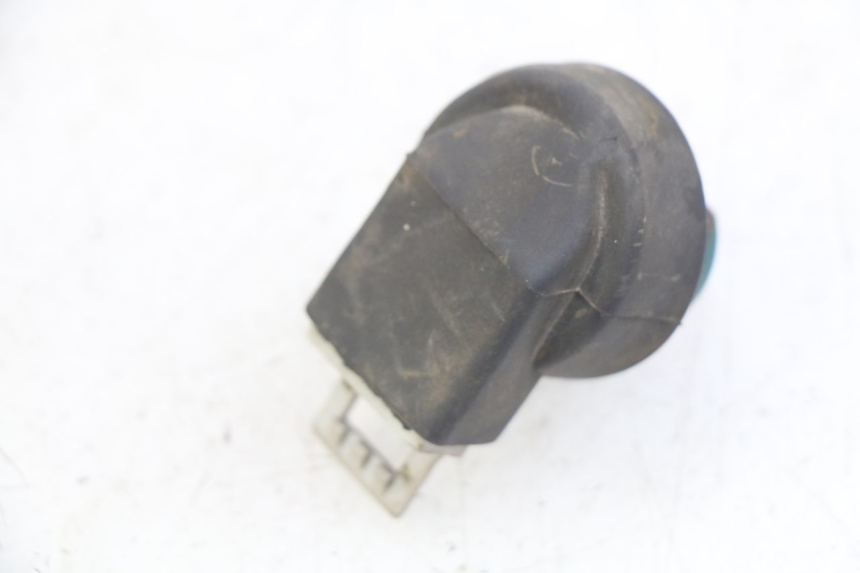 photo de INTERRUTTORE DI ACCENSIONE PIAGGIO XEVO - X EVO 125 (2007 - 2017) - Zoom sullo stato d'uso