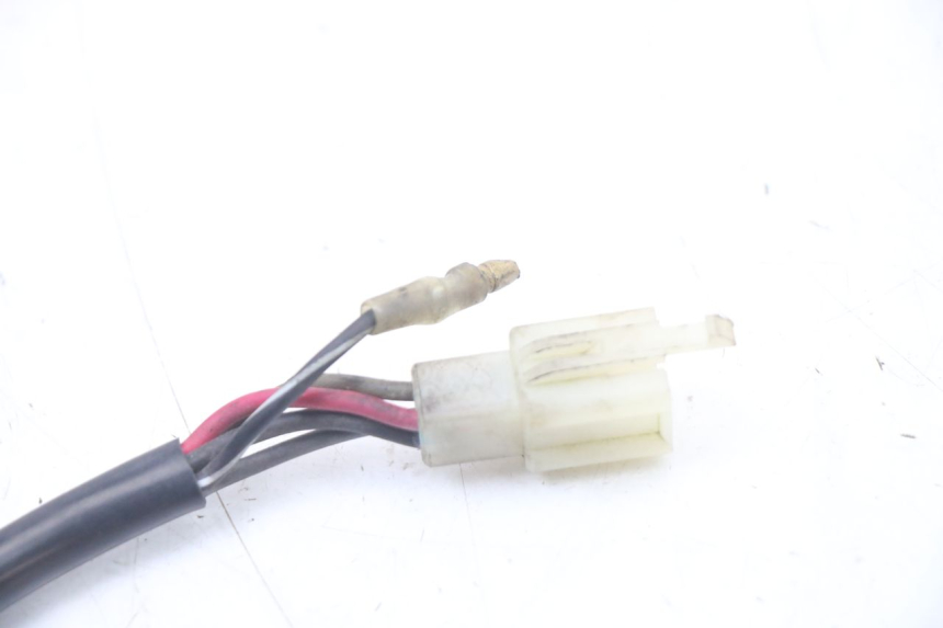 photo de INTERRUTTORE YAMAHA AEROX 50 (1997 - 2006) - Primo piano tecnico