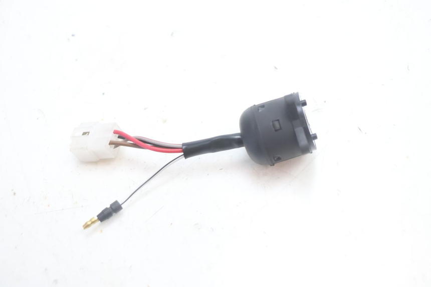 photo de INTERRUTTORE DI ACCENSIONE YAMAHA YP MAJESTY 125 (2007 - 2010) - Zoom sullo stato d'uso