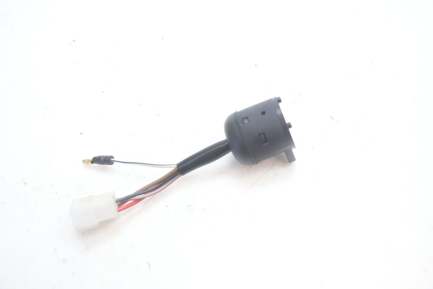 photo de INTERRUTTORE DI ACCENSIONE YAMAHA YP MAJESTY 125 (2007 - 2010) - Altra angolazione