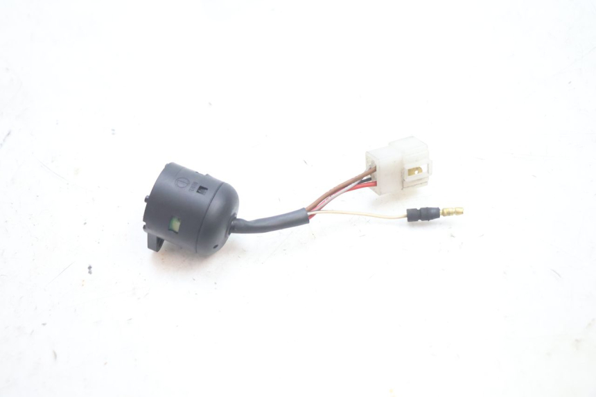 photo de INTERRUTTORE DI ACCENSIONE YAMAHA YP MAJESTY 125 (2002 - 2006) - Altra angolazione