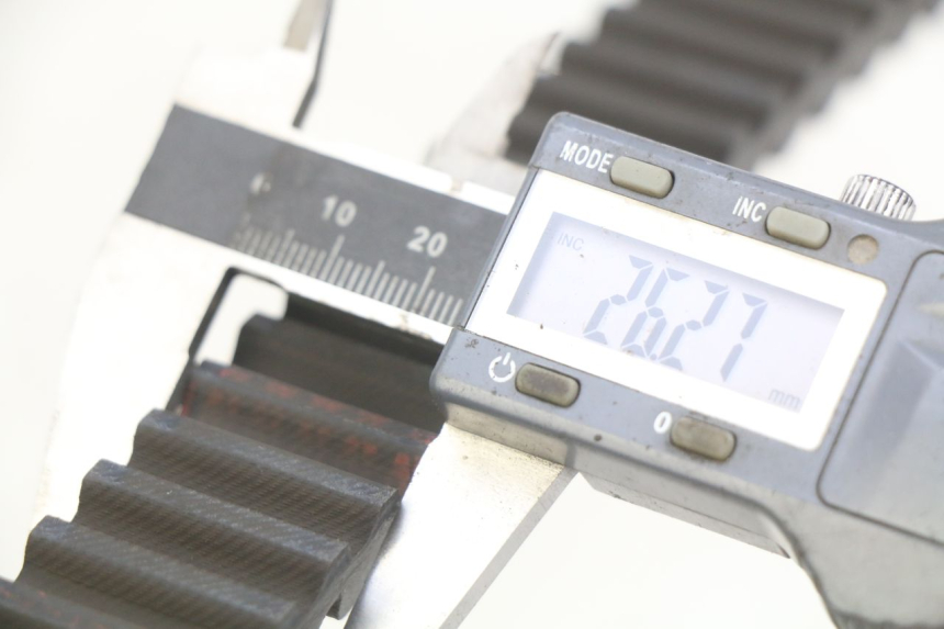 photo de CINGHIA HONDA FJS SILVERWING SILVER WING 400 (2009 - 2016) - Dettaglio del componente