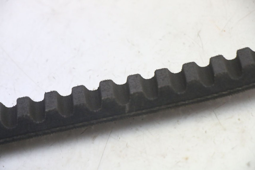 photo de CINGHIA PEUGEOT VIVACITY NEW 4T 50 (2008 - 2017) - Altra angolazione