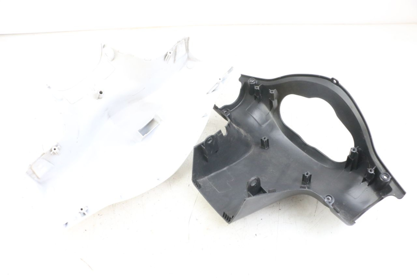 photo de COPRI MANUBRIO KYMCO AGILITY 4T 50 (2018 - 2022) - Dettaglio del componente