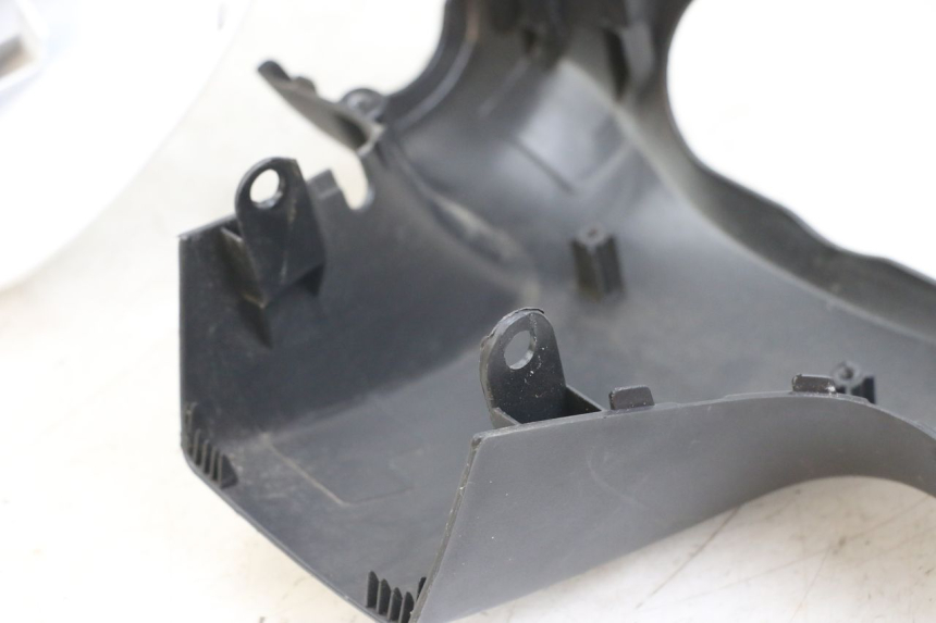 photo de COPRI MANUBRIO KYMCO AGILITY 4T 50 (2018 - 2022) - Primo piano ad alta risoluzione