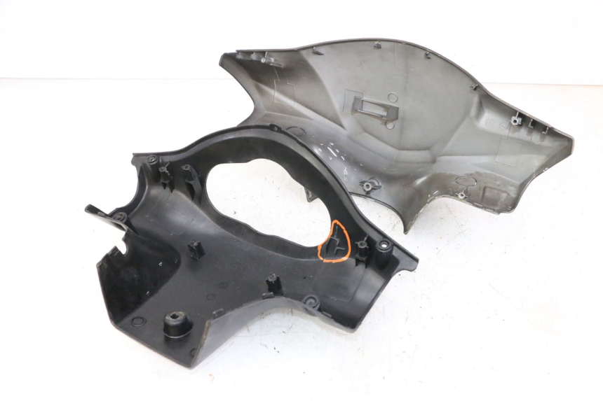 photo de copri manubrio KYMCO AGILITY 4T 50 (2005 - 2018) - Dettaglio del componente