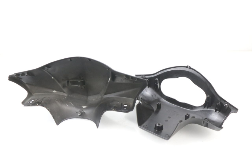 photo de Copri manubrio KYMCO AGILITY PREMIUM 50 (2007 - 2010) - Stato della superficie e materiale