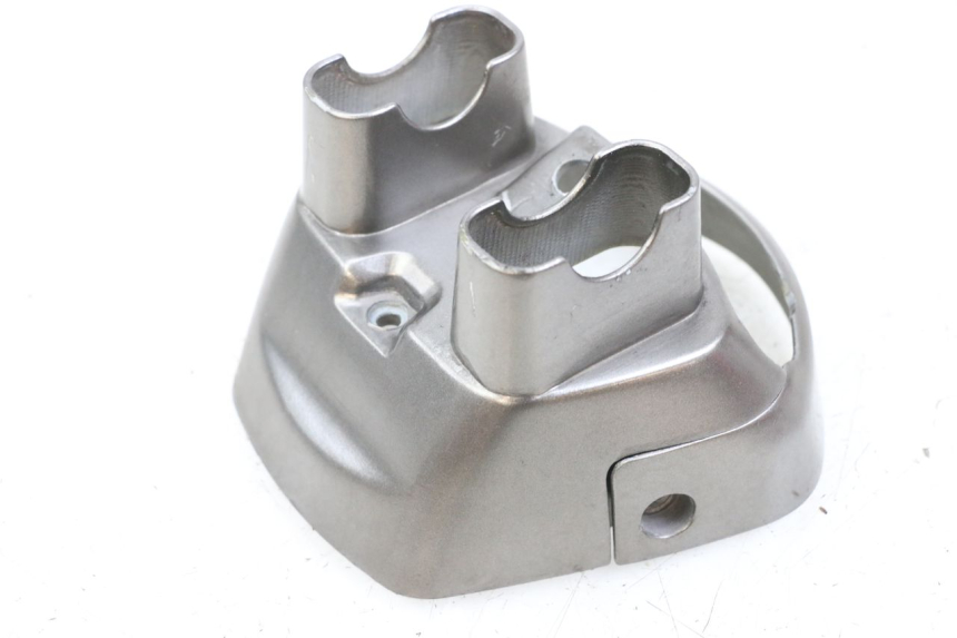 photo de COPERCHIO MANUBRIO KYMCO AGILITY RS 4T 50 (2009 - 2013) - Primo piano tecnico