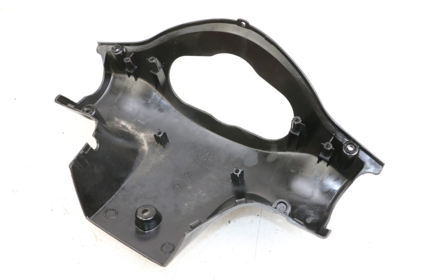 photo de COPRI MANUBRIO POSTERIORE KYMCO AGILITY 4T 50 (2005 - 2018) - Primo piano tecnico