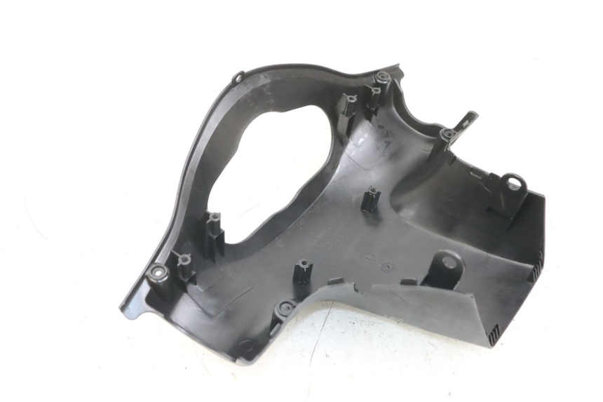 photo de COPRI MANUBRIO POSTERIORE KYMCO AGILITY 4T 50 (2018 - 2022) - Primo piano tecnico