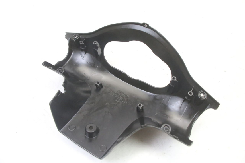 photo de COPRI MANUBRIO POSTERIORE KYMCO AGILITY 4T 50 (2005 - 2018) - Primo piano tecnico