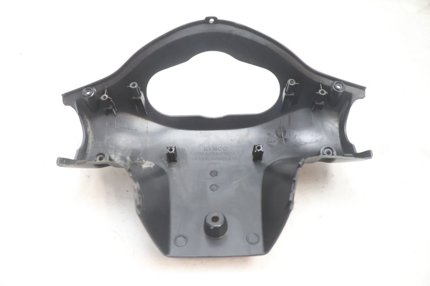 photo de COPRI MANUBRIO POSTERIORE KYMCO AGILITY 4T 50 (2005 - 2018) - Primo piano tecnico