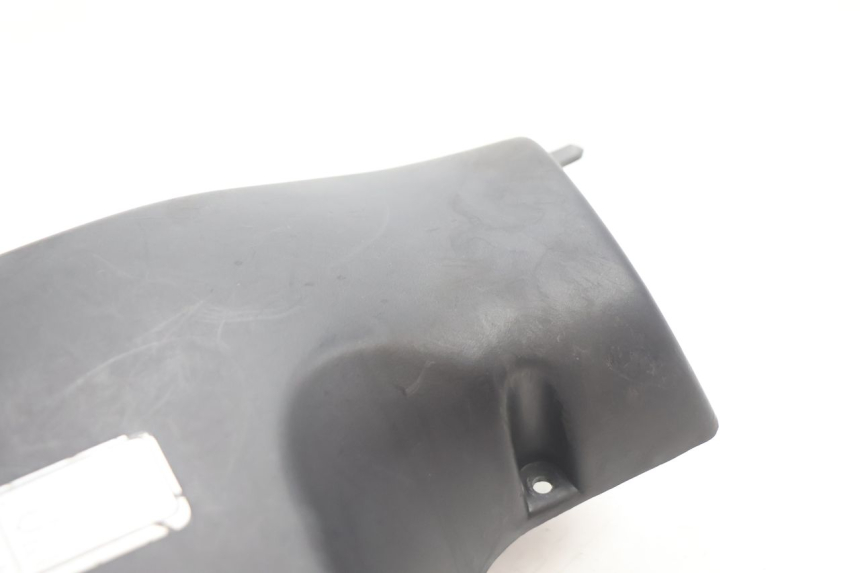 photo de COPRI MANUBRIO POSTERIORE KYMCO AGILITY 4T 50 (2005 - 2018) - Primo piano tecnico